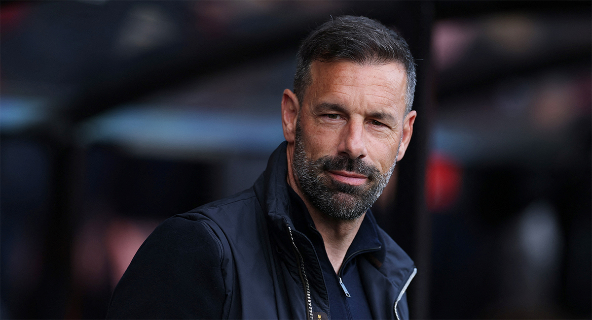Ruud van Nistelrooy'un sözleşmesi karşılıklı feshedildi