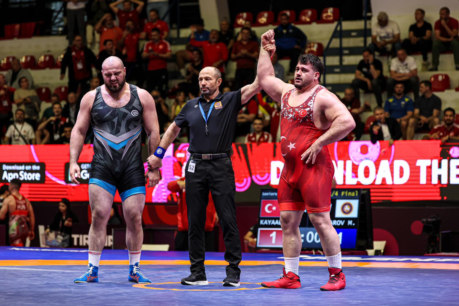 Rekora bir adım kaldı: Rıza Kayaalp finale yükseldi