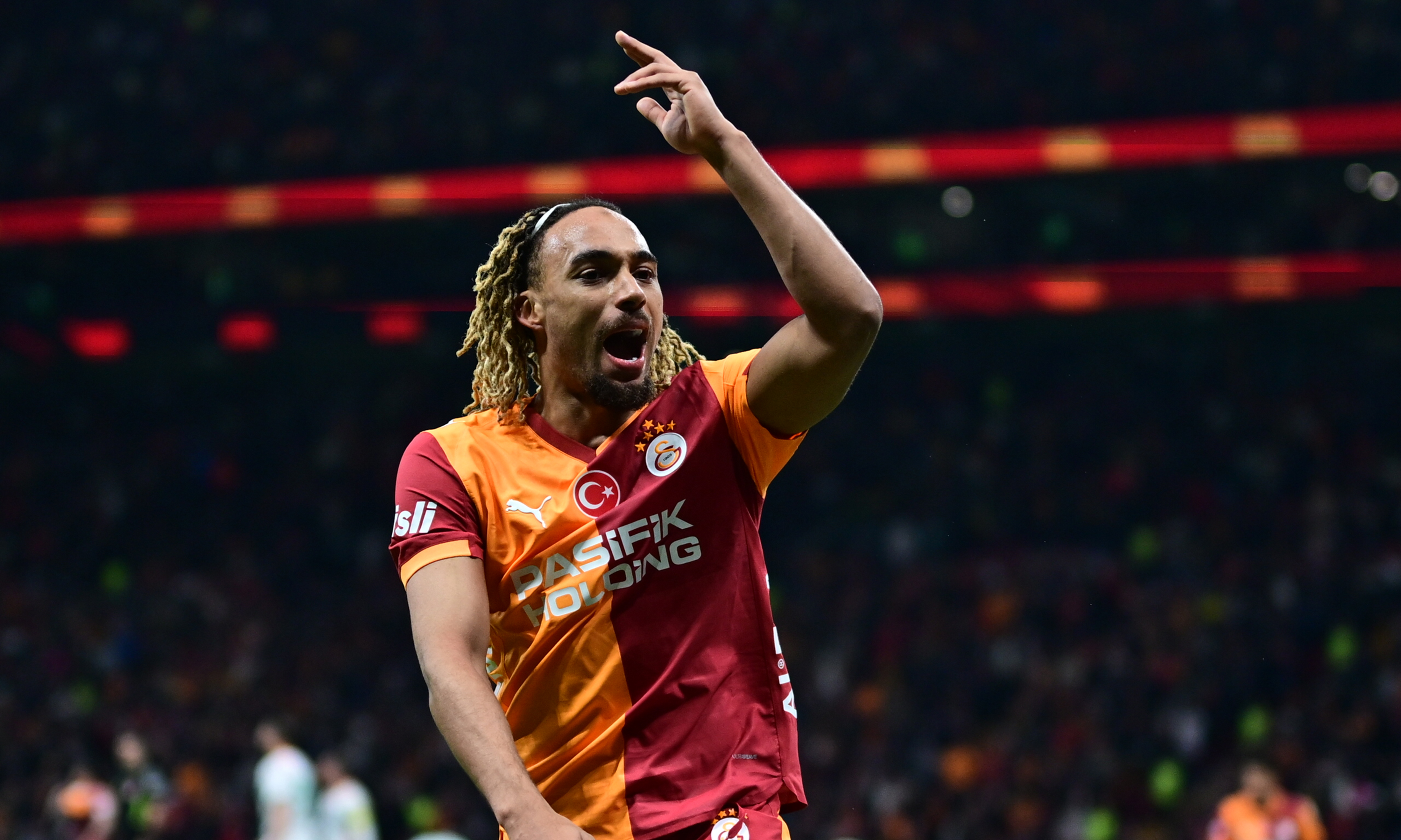 SACHA BOEY YORUMU Galatasaray'ın Sacha Boey'in bonservisini alması gerektiğini vurgulayan Hasan Şaş, \
