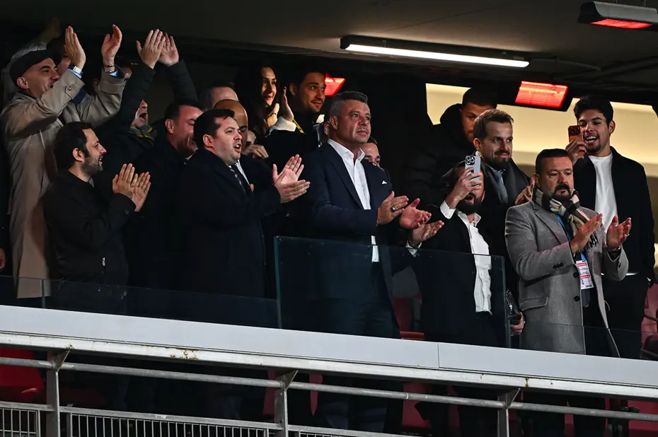 Serbest bırakılan Sadettin Saran, Olimpiyat Stadı'nda böyle karşılandı - 3