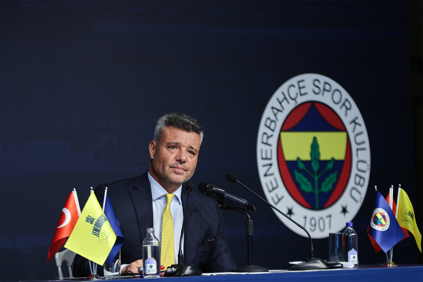 Fener'de Yeni Perde: Saran Mazbatayı Kaptı, Koç 'Hala Buradayım' Dedi!