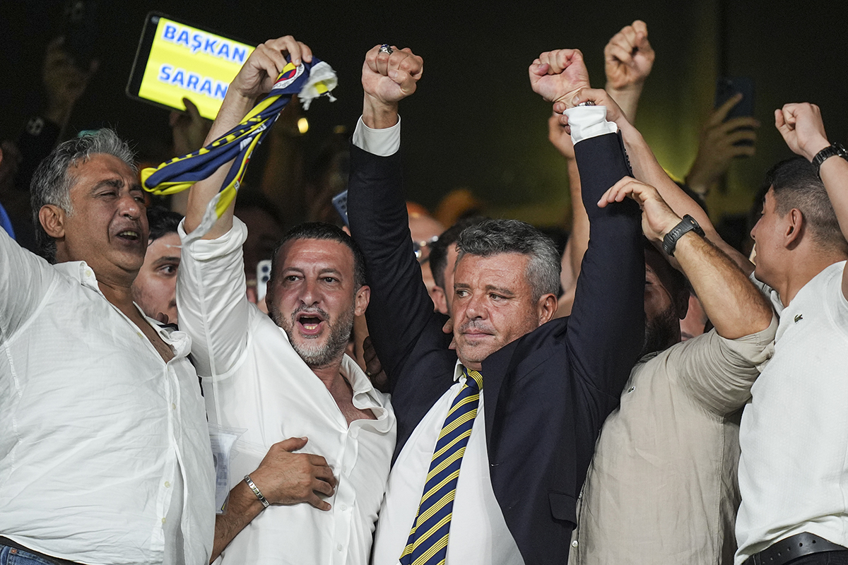 Sadettin Saran Koltuğu Kaptı: Fenerbahçe'de 'Birlik' Marşı Çaldı, Bakalım Ne Kadar Sürer?