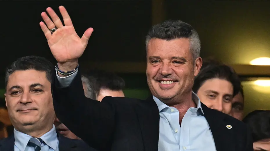 Sadettin Saran ayakta alkışlandı: Fenerbahçe taraftarına transfer ve şampiyonluk mesajı - 2 Sadettin Saran ayakta alkışlandı: Fenerbahçe taraftarına transfer ve şampiyonluk mesajı - 2