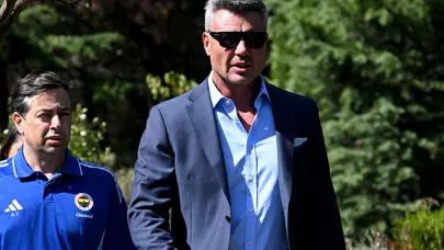 Fenerbahçe'de ilk ayrılık: Sadettin Saran yüz yüze görüşüp kararını iletti