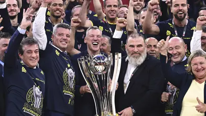 Cumhurbaşkanlığı Kupası Fenerbahçe Beko'nun oldu: Son bölümde olaylar damga vurdu