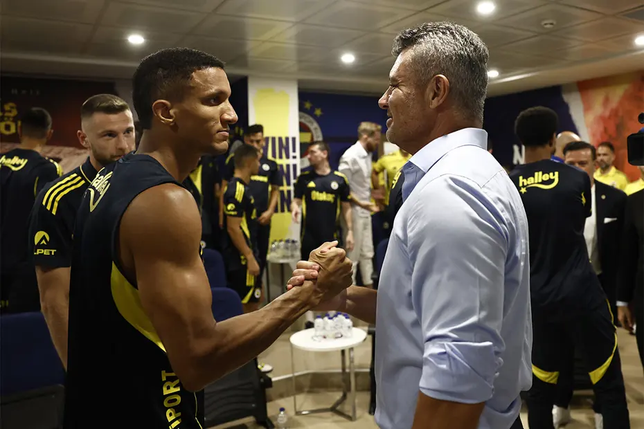 Bavulunu topladı, Fenerbahçe'den ayrılıyor! Ya Dzeko'nun ya da Mourinho'nun yanına yolcu - 3 Bavulunu topladı, Fenerbahçe'den ayrılıyor! Ya Dzeko'nun ya da Mourinho'nun yanına yolcu - 3