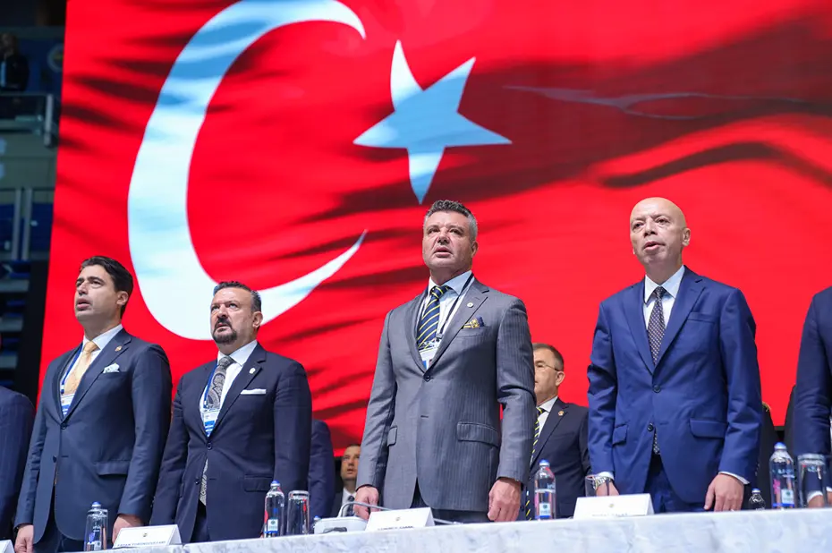 Fenerbahçe'de yönetime tam yetki: Oylamaya sunulan tüm maddeler kabul edildi - 7 Fenerbahçe'de yönetime tam yetki: Oylamaya sunulan tüm maddeler kabul edildi - 7