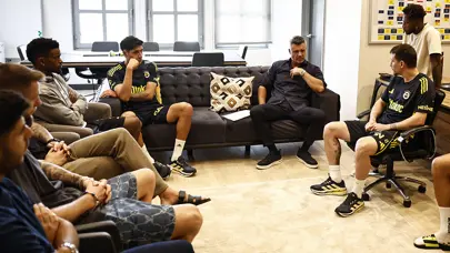 Sadettin Saran takımla toplantı gerçekleştirdi: Kadrajda 10 futbolcu yer aldı