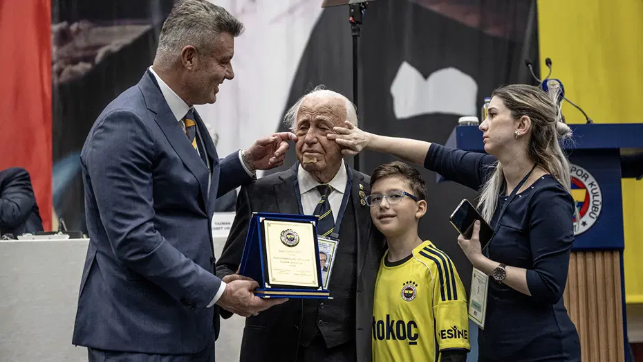 Sadettin Saran kürsüde fena patladı! İbrahim Hacıosmanoğlu'na açık çağrı - 2 Sadettin Saran kürsüde fena patladı! İbrahim Hacıosmanoğlu'na açık çağrı - 2
