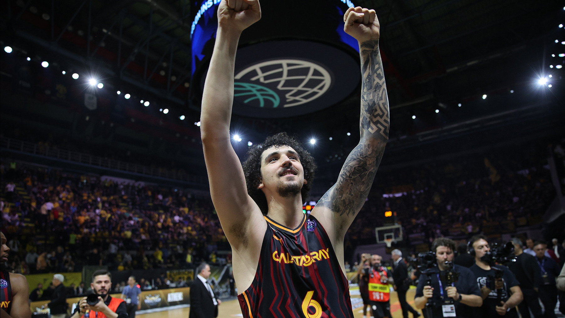 Galatasaray milli yıldızla yollarını ayırdı