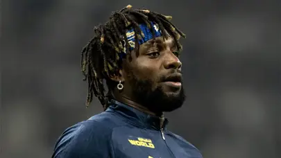 Saint-Maximin'den Fenerbahçeli taraftara gece yarısı 6 satırlık cevap: Yorum yağmuru