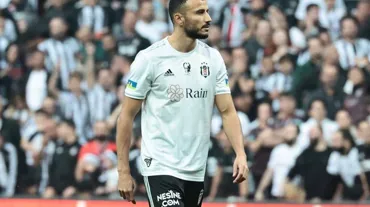 Beşiktaş, Romain Saiss ile vedalaşıyor; kampa katılmayacak