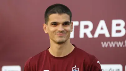 Trabzonspor bir ayrılığı daha KAP'a bildirdi! Kasaya girecek para belli oldu Trabzonspor bir ayrılığı daha KAP'a bildirdi! Kasaya girecek para belli oldu