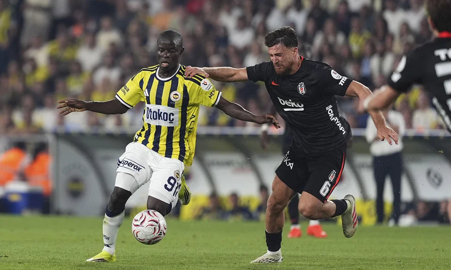 Beşiktaş ve Salih Özcan'dan maç sonu Archie Brown'a gönderme - 1