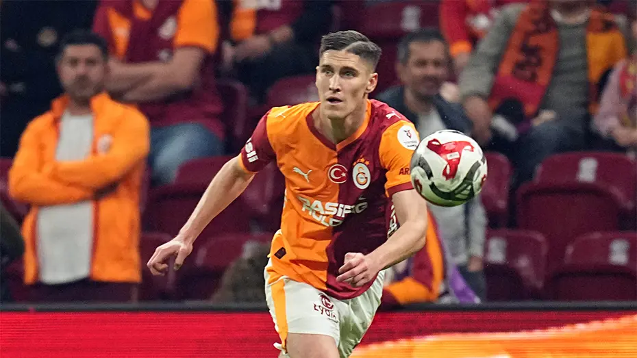Trio ekibi birbirine girdi: Penaltı ve kırmızı kartlar! Galatasaray maçının önüne geçen pozisyon - 7