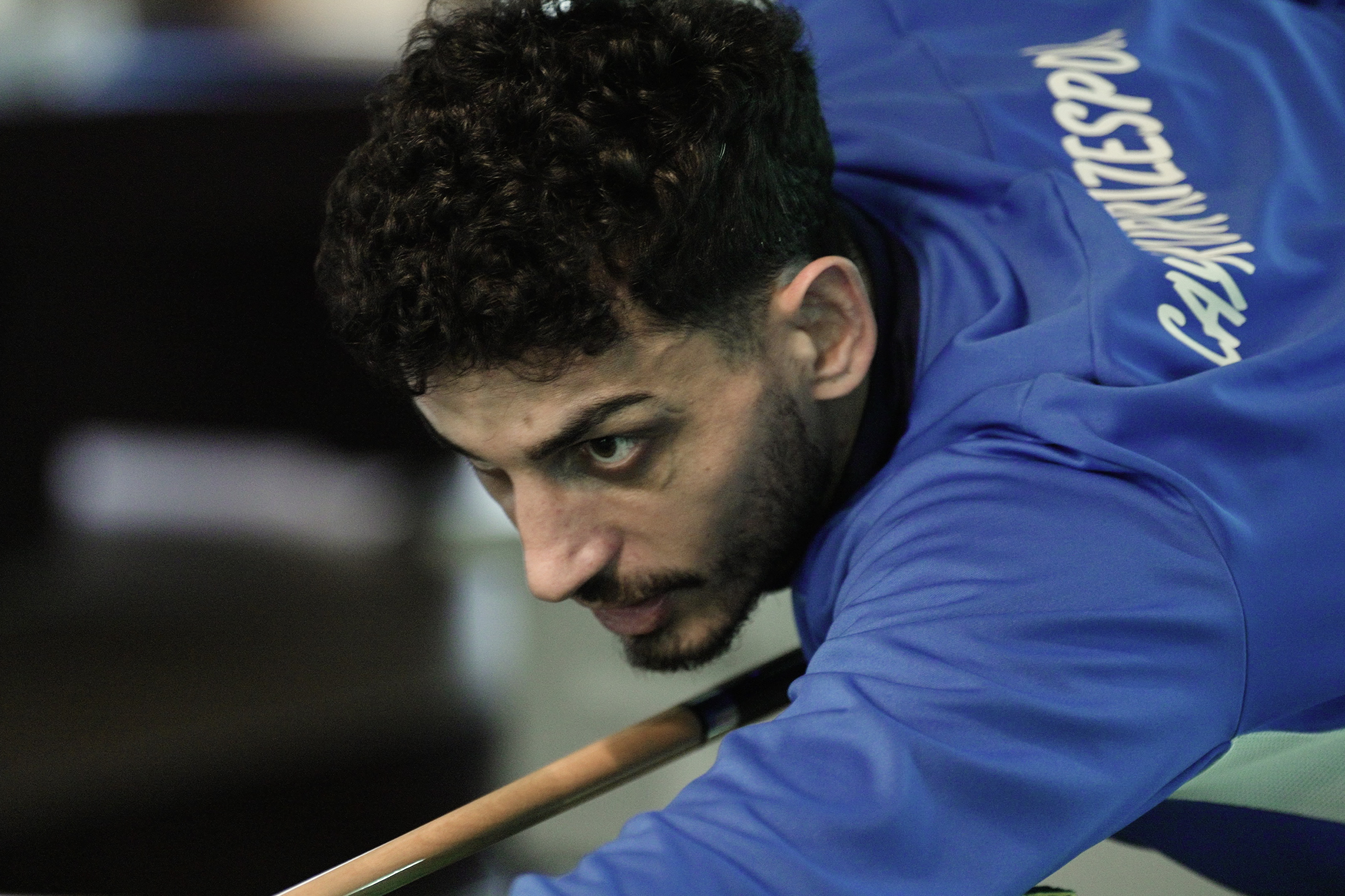 Milli takım formasını ilk kez 28 yaşında giyen Samet, “Evet, biraz geç oldu. Aslında Süper Lig'de de oynamam biraz geç oldu. Süper Lig’i daha erken yakalayabilirdim. 26-27 yaşında Süper Lig’de oynadım. Milli takıma ilk çağrıldığımda Süper Lig'de Adana Demirspor'daydım, milli takımda Stefan Kuntz vardı. İlk maçım Antep'teki Çekya özel maçıydı. O heyecan inanılmazdı, gurur vericiydi, çok heyecanlıydım. Ondan önce Portekiz'de oynadığımız Dünya Kupası eleme maçının geniş kadrosuna çağrılmıştım ama kadroya girememiştim, üzülmüştüm, ondan sonraki sene özel maça davet gelince çok sevinmiştim. Ondan sonra aralıksız milli takım formasını giydim.