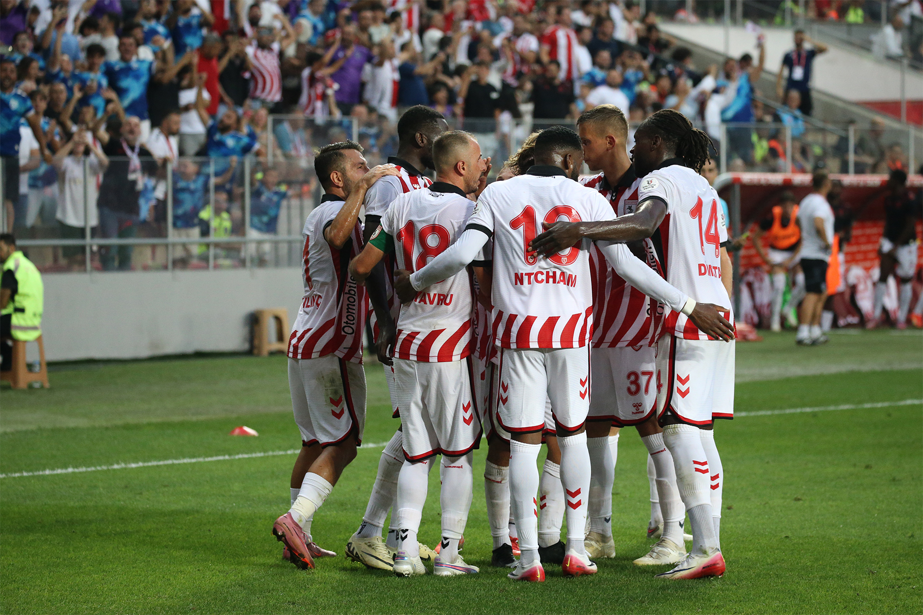 Samsunspor'un Avrupa Macerası: Önce Atina, Şimdi Varşova, Goller Nerede Ola?