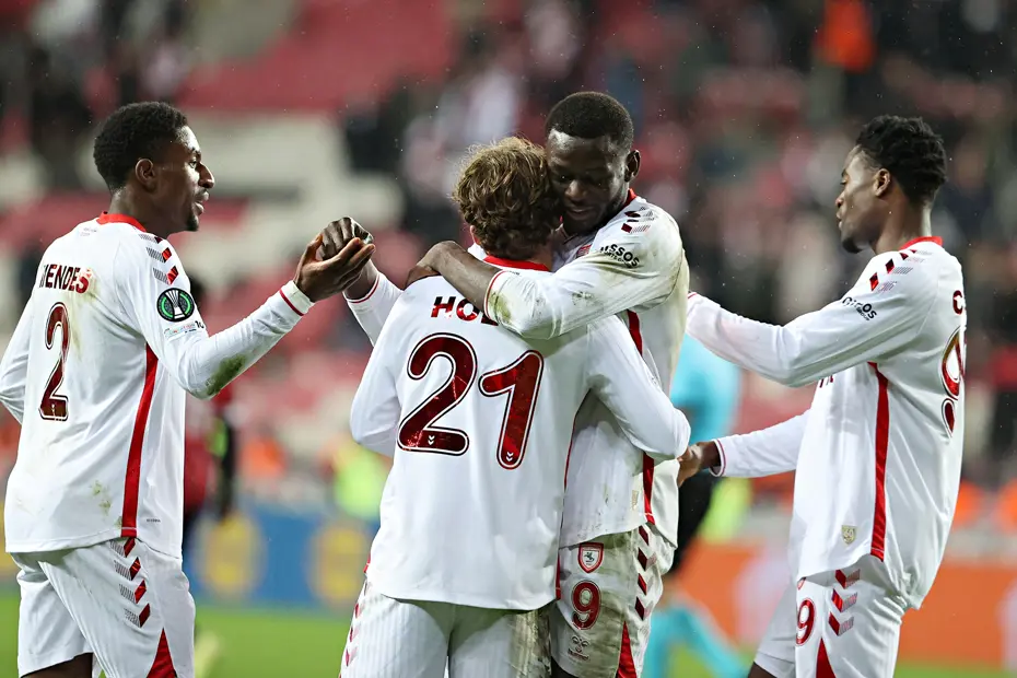 Samsunspor Avrupa'da tarih yazıyor! Farklı galibiyet Makedon basınında manşetlere taşındı - 3