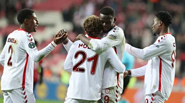 Samsunspor Avrupa'da tarih yazıyor! Farklı galibiyet Makedon basınında manşetlere taşındı