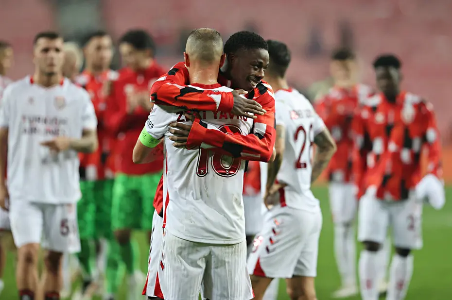 Azerbaycan'dan Peru'ya Samsunspor dillerde: "Sansasyonel bir şekilde zirveye yerleşti" - 5