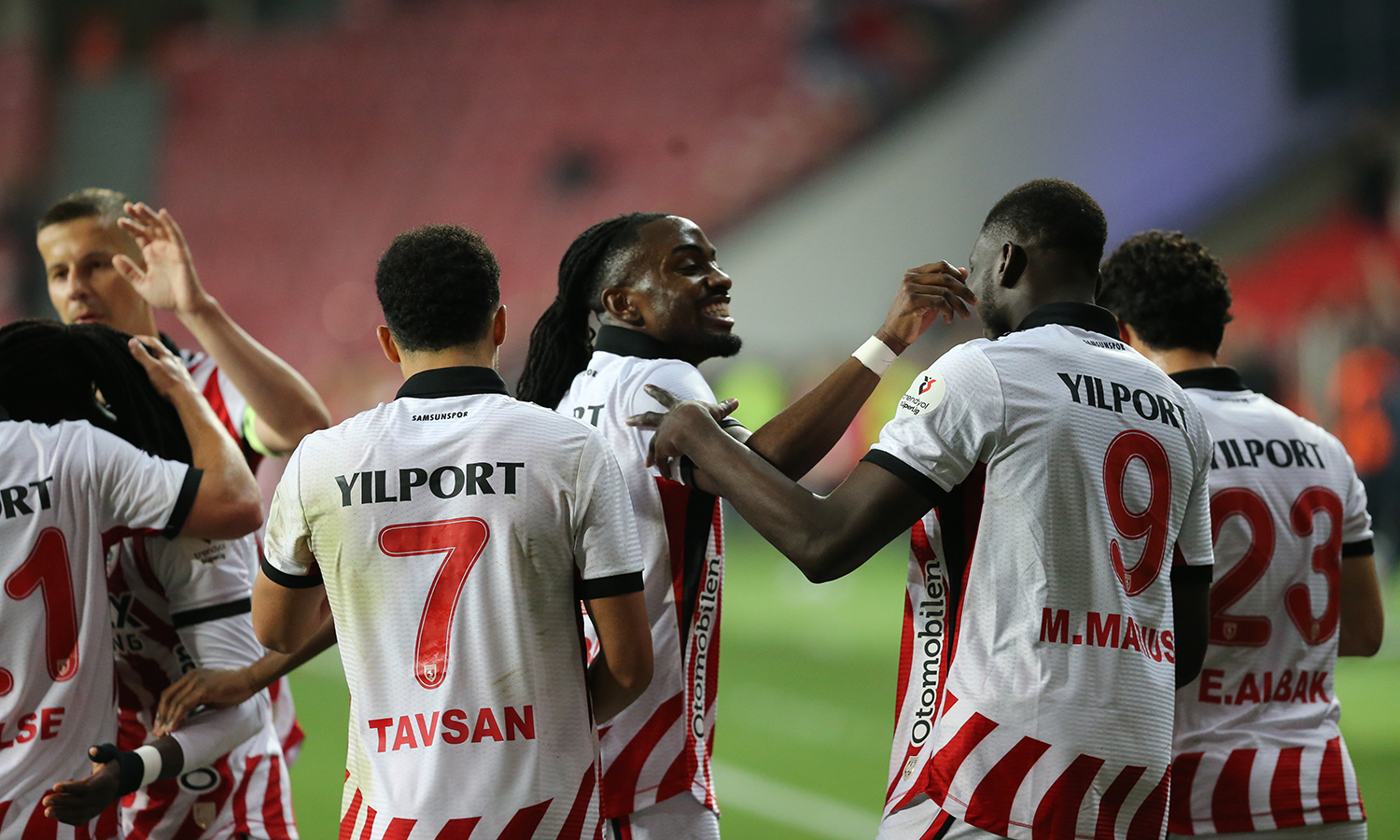 Samsunspor sezonu galibiyetle kapattı