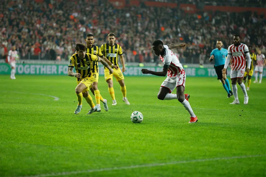 Yunan basını, Samsunspor-AEK maçını aynı yerden gördü: Tek bir noktayı vurguladılar - 2