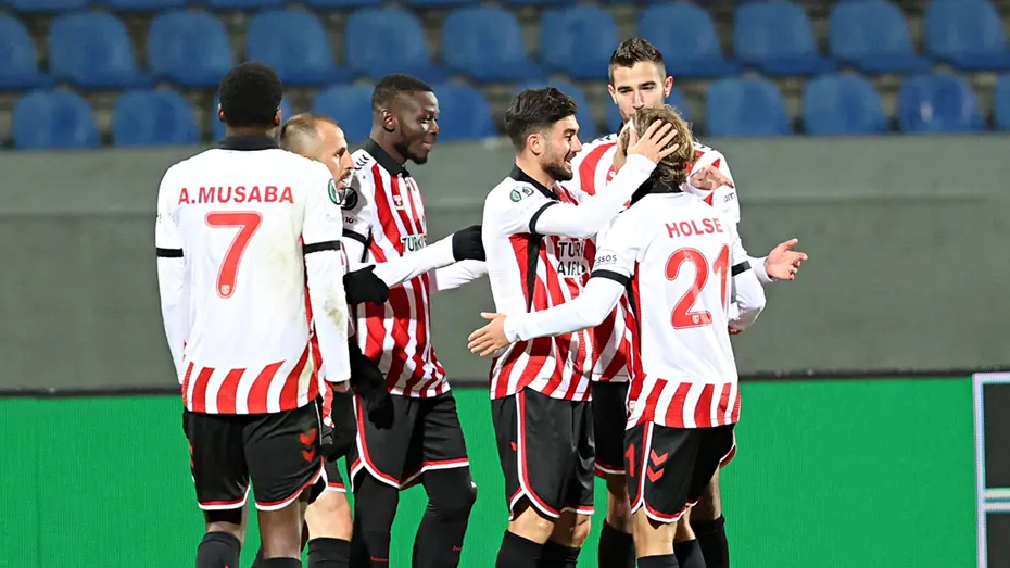 İzlanda basını Samsunspor'u konuşuyor! Tüm ülke aynı görüşte birleşti - 5 İzlanda basını Samsunspor'u konuşuyor! Tüm ülke aynı görüşte birleşti - 5