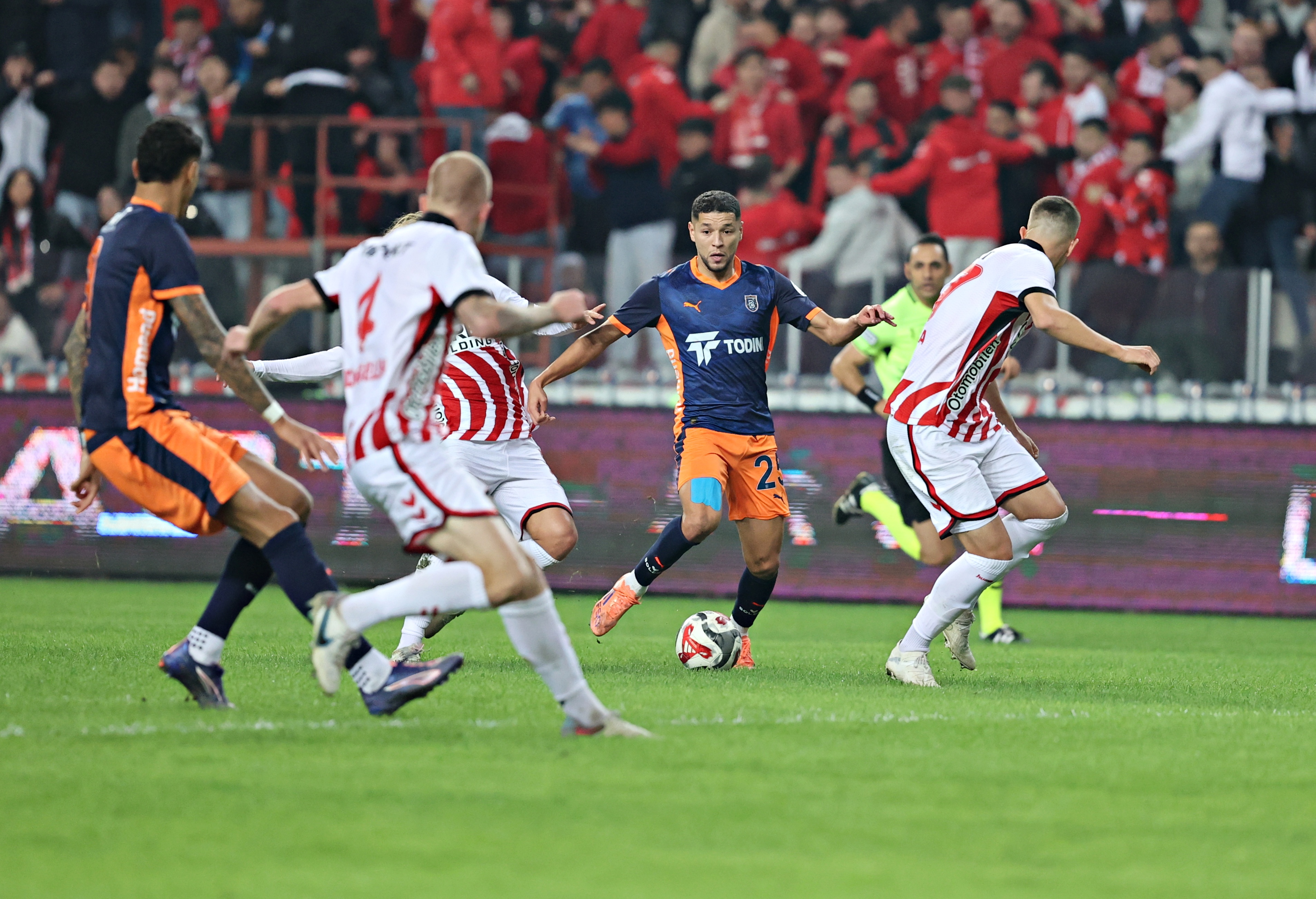 Başakşehir'den Samsunspor deplasmanında kritik galibiyet