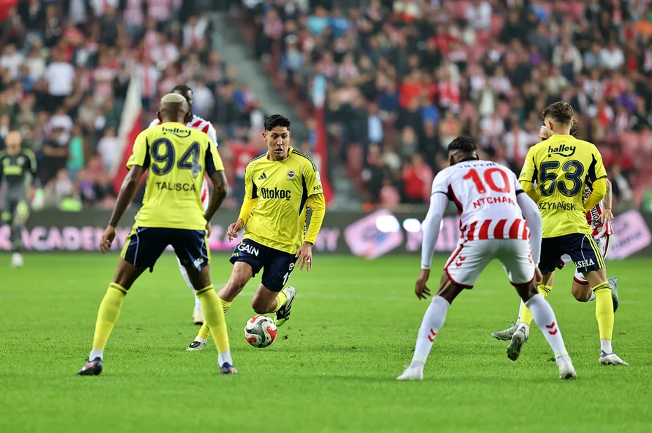 Süper Lig'de puan durumu: Samsunspor - Fenerbahçe maçının ardından 8. haftada sıralama nasıl şekillendi? - 1