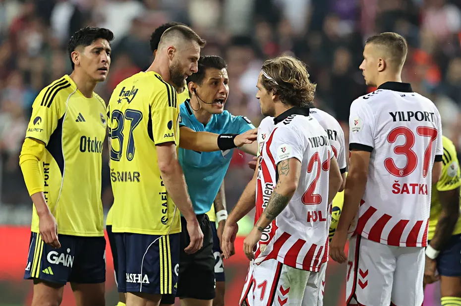 SON DAKİKA | Fenerbahçe'ye Milan Skriniar'dan kötü haber: Cezalı duruma düştü - 3 SON DAKİKA | Fenerbahçe'ye Milan Skriniar'dan kötü haber: Cezalı duruma düştü - 3