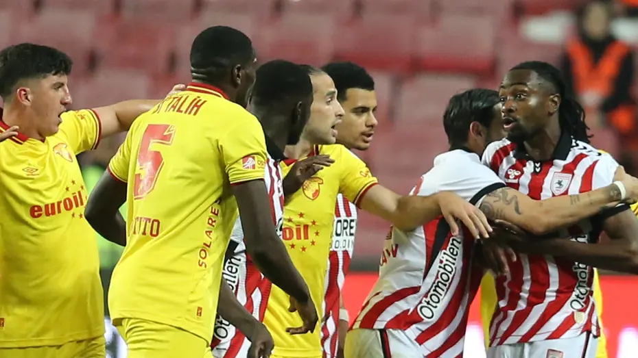 Göztepe'de şok ayrılık! Heliton yeni sözleşmeyi reddetti ve 3 takımla görüşmelere başladı - 2 Göztepe'de şok ayrılık! Heliton yeni sözleşmeyi reddetti ve 3 takımla görüşmelere başladı - 2