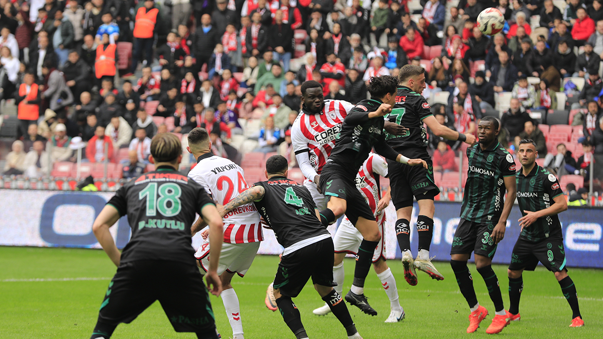 Samsunspor-Konyaspor maçında kazanan yok: 90+3'te hem penaltıyı hem galibiyeti kaçırdılar