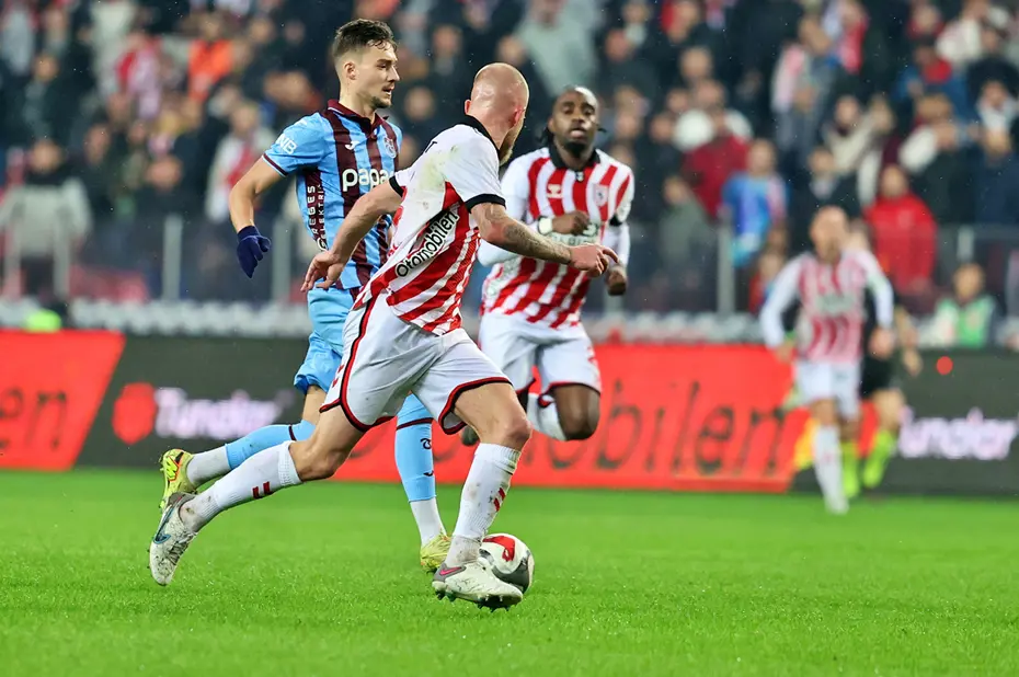 "Onuachu, Muçi yağdı gürledi, Mustafa, Oulai esti geçti" | Spor yazarları Trabzonspor için ne dedi? - 2 "Onuachu, Muçi yağdı gürledi, Mustafa, Oulai esti geçti" | Spor yazarları Trabzonspor için ne dedi? - 2