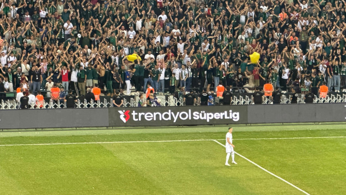 Bu Poşetler Ne İş? Kocaelispor Maçında Sarı Poşet Sallayan 5 Taraftar Gözaltına Alındı, Yoksa Yeni Sezon Modası Değil De...