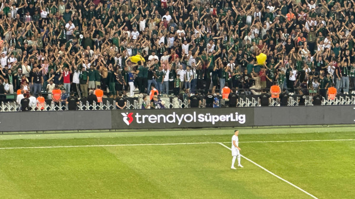 Kocaelispor-Amedspor maçında sarı poşet sallayan 5 şüpheli için gözaltı kararı