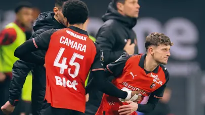 Szymanski ilk maçında oyuna girer girmez kabusu yaşadı! Derbide büyük şok Szymanski ilk maçında oyuna girer girmez kabusu yaşadı! Derbide büyük şok