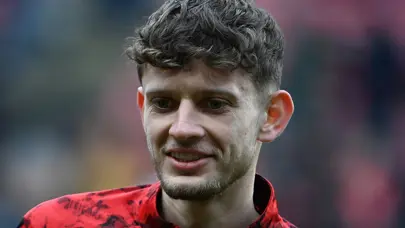 Güle oynaya Rennes'e giden Szymanski kabusu yaşıyordu: İşler bir anda bambaşka bir hal aldı Güle oynaya Rennes'e giden Szymanski kabusu yaşıyordu: İşler bir anda bambaşka bir hal aldı