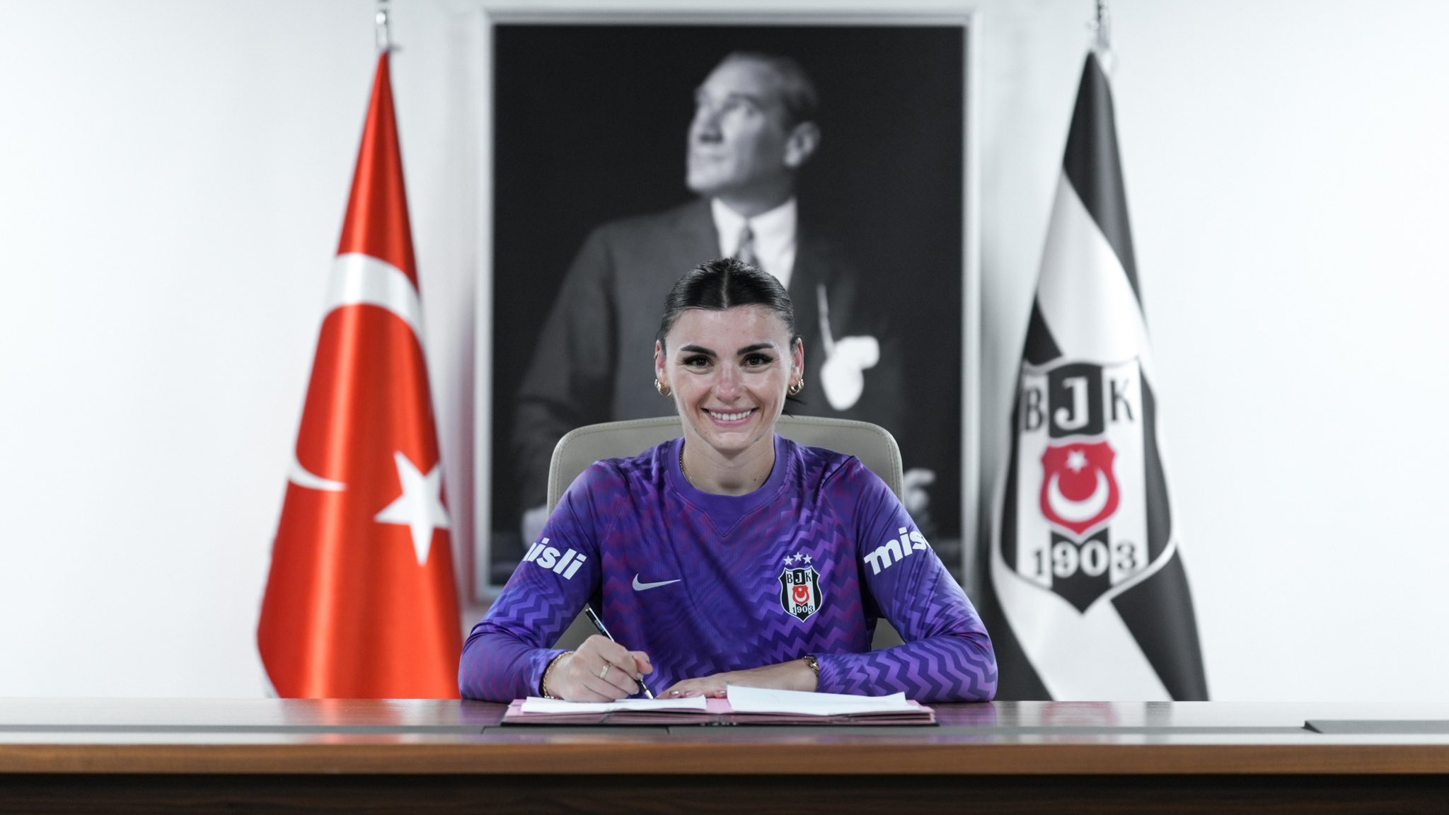 Beşiktaş Kadın Futbol Takımı, milli kaleci Selda Akgöz'ü transfer etti