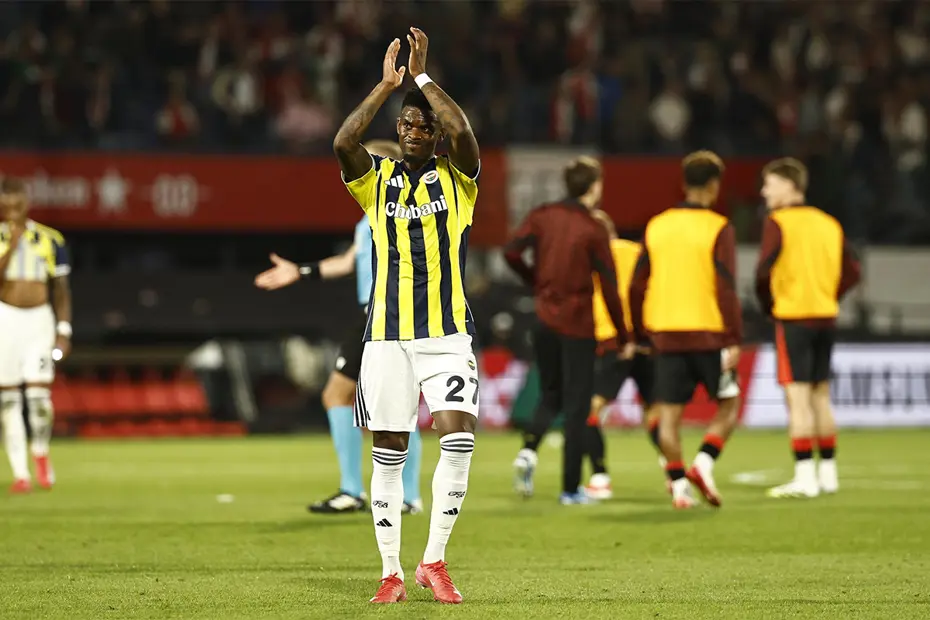 Fenerbahçe'ye bir kötü haber daha: Gençlerbirliği maçı öncesi ikinci sakatlık - 4 Fenerbahçe'ye bir kötü haber daha: Gençlerbirliği maçı öncesi ikinci sakatlık - 4
