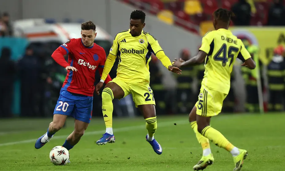 "Lig grubunun en perişan takımına teslim oldular" | Spor yazarları Fenerbahçe için ne dedi? - 3 "Lig grubunun en perişan takımına teslim oldular" | Spor yazarları Fenerbahçe için ne dedi? - 3