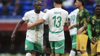 Afrika Uluslar Kupası: Jakobs ve Ndiaye kalıyor, El Bilal Toure ve Nene dönüyor