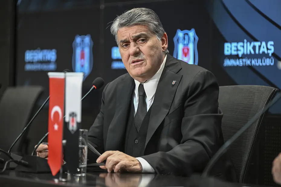 Beşiktaş'ın imza şovunda Serdal Adalı'dan olay VAR ve TFF sözleri: "Hakem eliyle yazılmış bir skandal" - 5