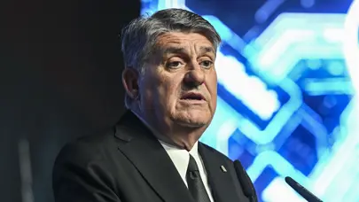 Ve Serdal Adalı, Rafa Silva'ya gelen teklifi duyurup kararını açıkladı Ve Serdal Adalı, Rafa Silva'ya gelen teklifi duyurup kararını açıkladı