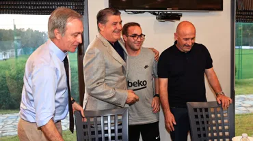 Beşiktaş, yeni sezon hazırlıkları öncesinde yemekte bir araya geldi