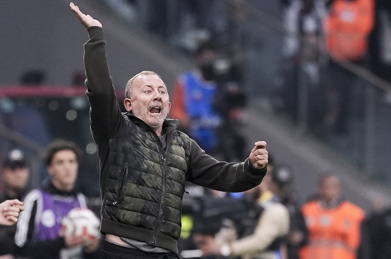 Sergen'e 'Ertuğrul Sağlam Tribünde Çay İçiyor' Uyarısı: Koltuk Biraz Isınmaya Başladı Hocam!