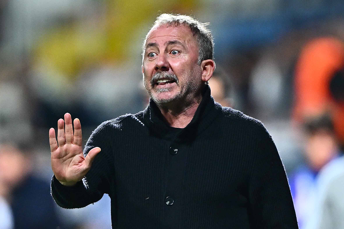 Sergen Yalçın'ın tamamen sildiği isim kapış kapış! Son 6 maçın 5'inde süre dahi alamamıştı