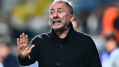 Sergen Yalçın'ın tamamen sildiği isim kapış kapış! Son 6 maçın 5'inde süre dahi alamamıştı Sergen Yalçın'ın tamamen sildiği isim kapış kapış! Son 6 maçın 5'inde süre dahi alamamıştı