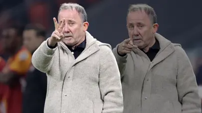 Sergen Yalçın tam 8 futbolcuyu kadroda istemiyor! Gelecek sezon kesin yoklar Sergen Yalçın tam 8 futbolcuyu kadroda istemiyor! Gelecek sezon kesin yoklar