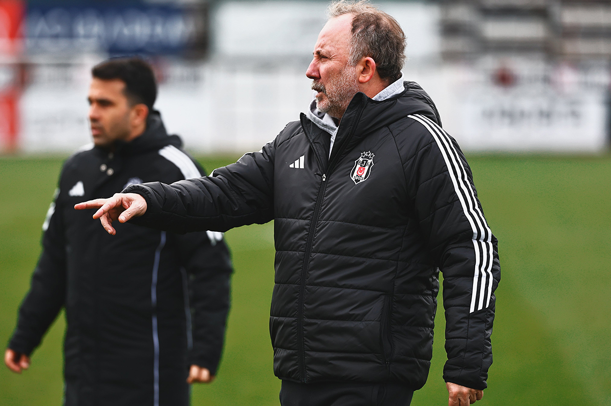 Beşiktaş'ta iki ayrılık şimdiden netleşti! Sergen Yalçın biletlerini kesti