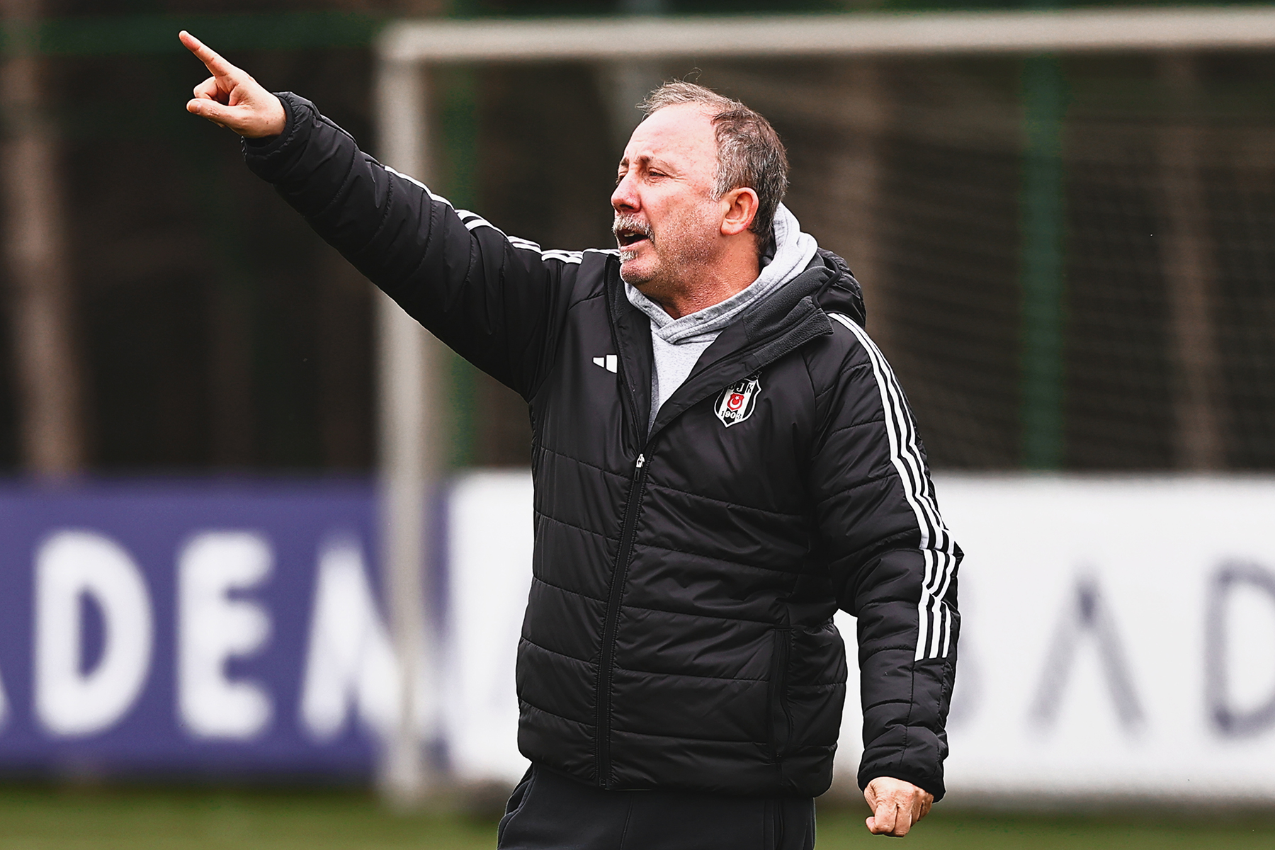 Beşiktaş'ta Sergen Yalçın derbi planını belirledi